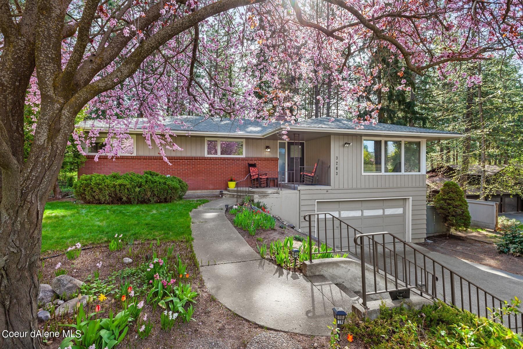 3263 Fairway Dr