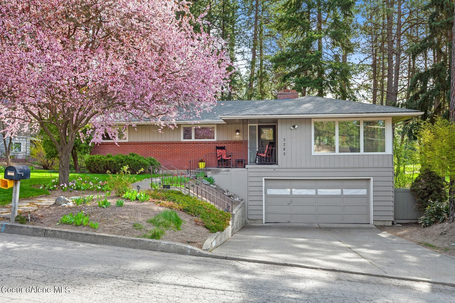 3263 Fairway Dr